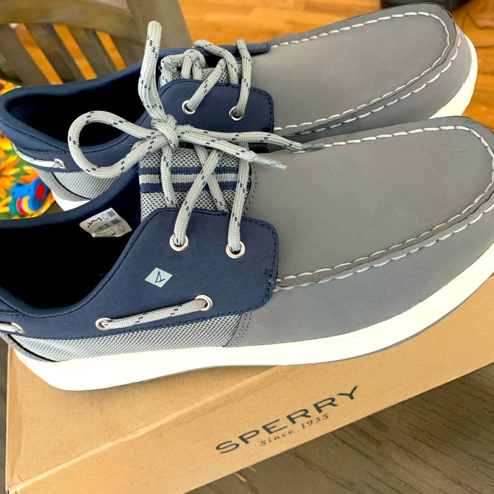 Size 7 sperry’s
